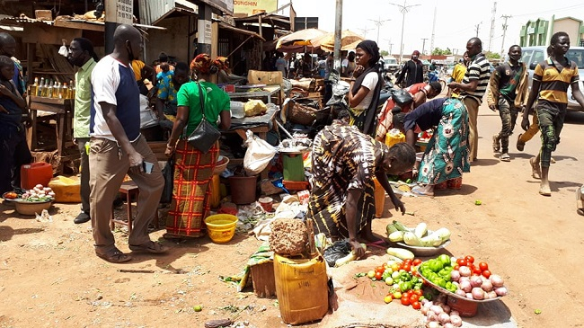 Covid-19 : sensibilisation des recalcitrants après la fermeture des marchés