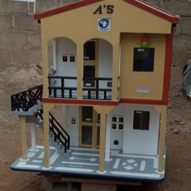 Adama Compaoré : Il construit des maisons en miniature, mais rêve grand