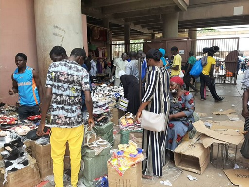 Covid-19 au Burkina : les réseaux sociaux pour approvisionner les magasins