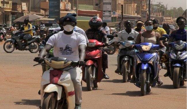 Covid-19 au Burkina : « Si le port du masque est obligatoire, il faudra le subventionner »