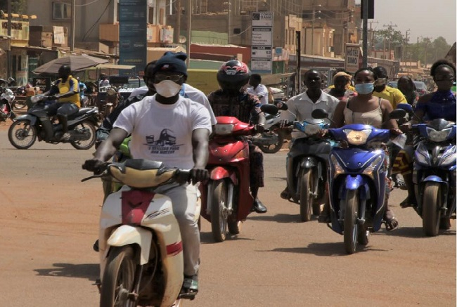 Covid-19 au Burkina : « Si le port du masque est obligatoire, il faudra le subventionner »